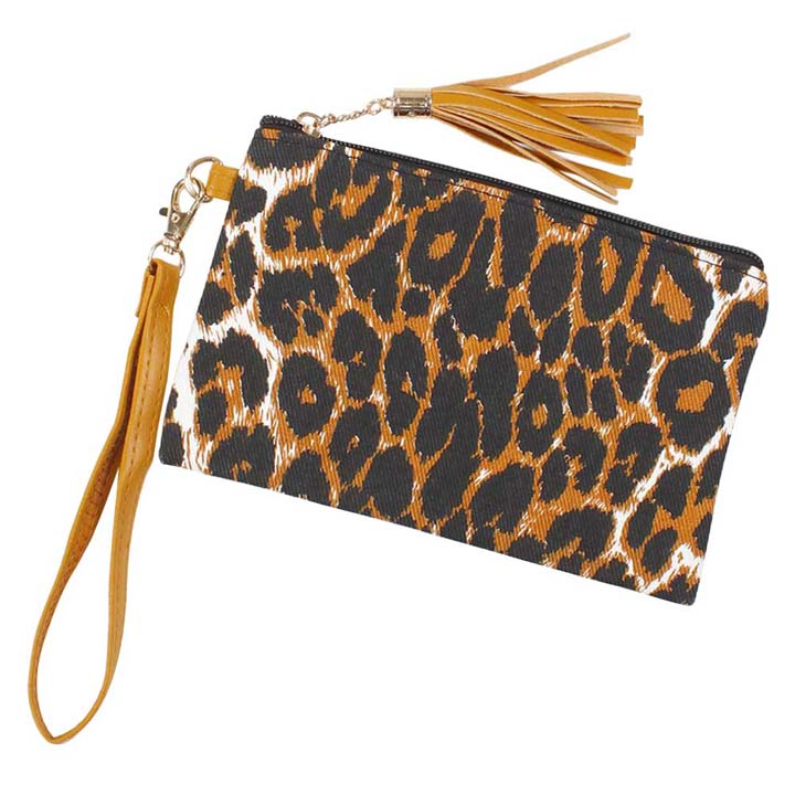 Elegant Leopard Pattern Clutch